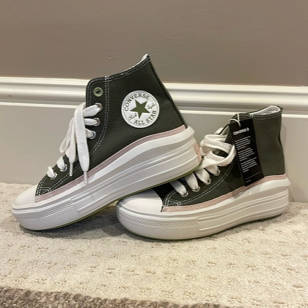 Converse size 6.5 high top BRAND NEW
